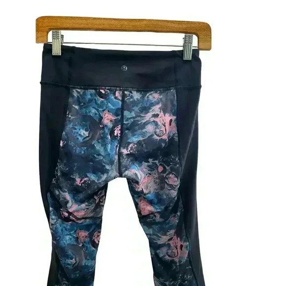 Lululemon Athletica Mesh Crop Leggings Blue/Pink Size 4 - Picture 4 of 8